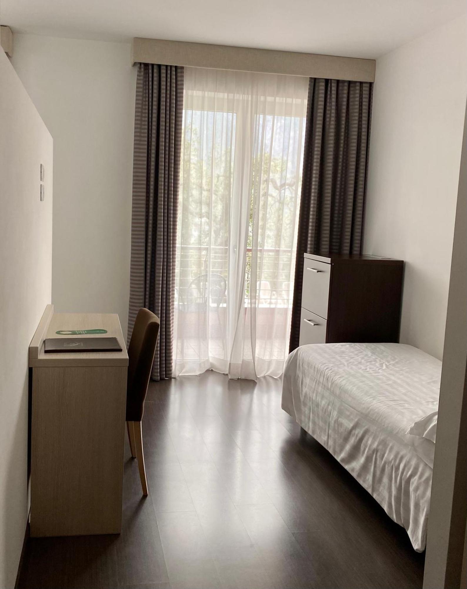 Hotel Campagnola Мальчезине Экстерьер фото